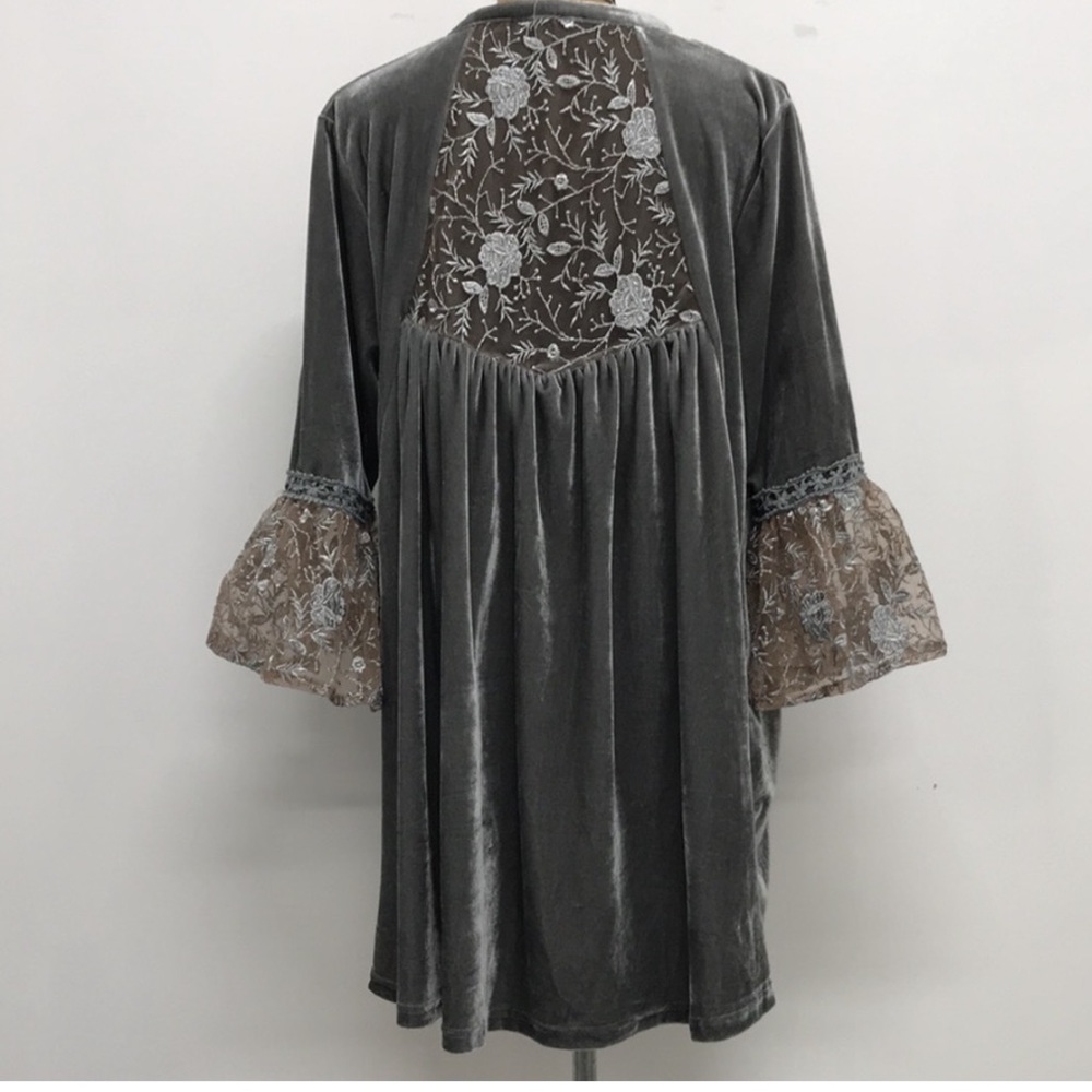 POL Boho Velvet Lace Shirt Size M